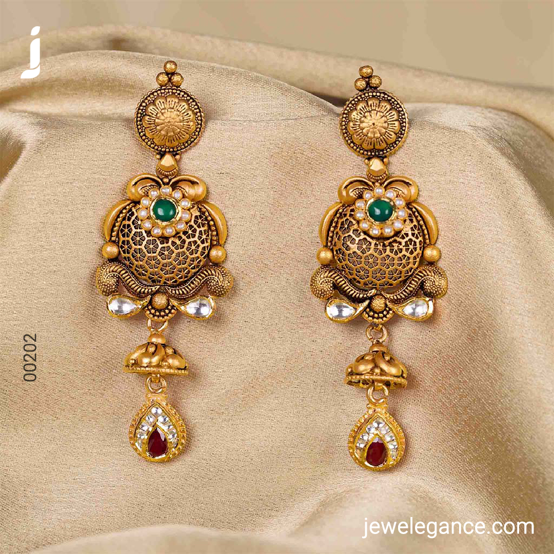 Flaunt your style with ethnic earrings...
.
Shop on  jewelegance.com/products/22k-j…
.
#myjewelegance  #jewelegance 
#earring  #22kjadtar  #jadtarearring