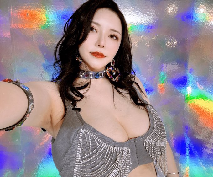 4 pic. ????????
????????????
@vv__official ??ANRI???????????????????????
????Body T???????????
???????????????
??????????????
????
https://t