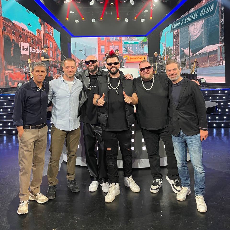 🙌 Grazie ai <a href="/BOOMDABASH/">BOOMDABASH</a> e a <a href="/DPiervi/">Daniele Piervincenzi</a> per essere stati con noi a #Radio2SocialClub 📻

Rivedi la puntata domani alle 8.45 su <a href="/RaiDue/">Rai2</a> 📺
raiplay.it/programmi/radi…