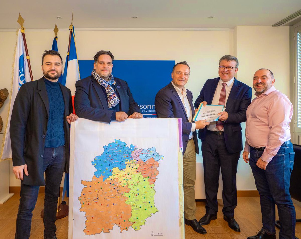 François Durovray (@durovray) on Twitter photo FINANCES DE L’#ESSONNE : 🆘 TERRITOIRE EN DANGER !
🤝✅Face à la crise financière sans précédent que traverse les #Départements et notamment l’#Essonne, j’ai reçu les motions de 154 collectivités qui ont apporté leur soutien au <a href="/CDEssonne/">Département de l'Essonne</a> : merci à elles ! Concrètement ⤵️ (1/4) FINANCES DE L’#ESSONNE : 🆘 TERRITOIRE EN DANGER !
🤝✅Face à la crise financière sans précédent que traverse les #Départements et notamment l’#Essonne, j’ai reçu les motions de 154 collectivités qui ont apporté leur soutien au <a href="/CDEssonne/">Département de l'Essonne</a> : merci à elles ! Concrètement ⤵️ (1/4)