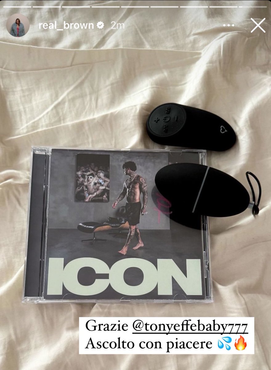 NON TONY EFFE CHE REGALA IL VIBRATORE A EMMA