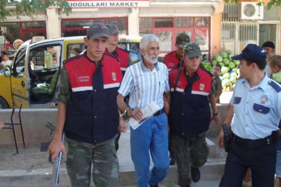 2008’den 2024’e..
Tam 16 yıllık hukuk mücadelesi. 
AYM ve YCGK kararından sonra gazeteci müvekkilim <a href="/BogatekinHaci/">Haci Bogatekin</a> dün görülen yeniden yargılama duruşması sonunda “FETO-APO” davasından BERAAT etti. ✌️🌿<a href="/gergerfirat/">Gerger Fırat Gazetesi</a> 
Yaşasın Ape Heci, yaşasın özgür basın.