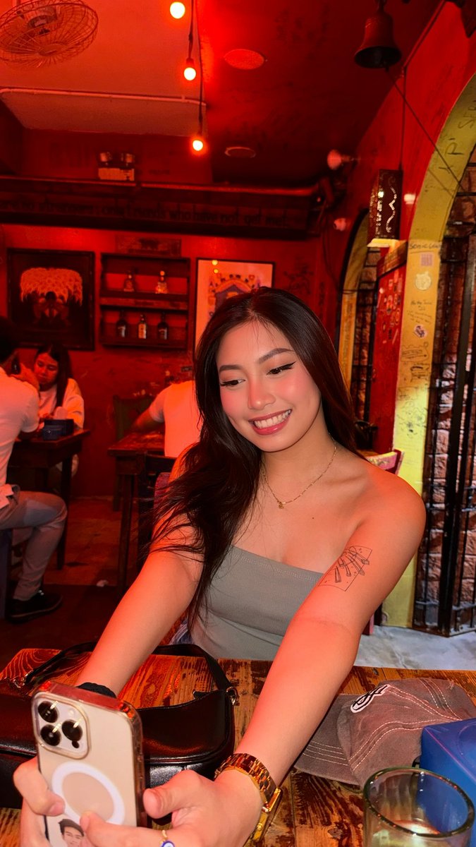 nicabb_'s tweet photo. bad b is out again https://t.co/9CyxH2qCup