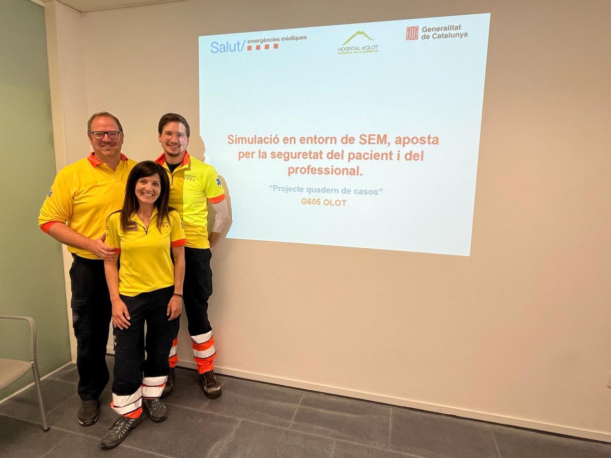 hospiolot's tweet photo. Sessió clínica a #hospiolot a professionals del @semgencat 

Quasi 100 persones connectades per conèixer la simulació en entorn de SEM. A càrrec de la infermera Montse Corominas, el tècnic Marc Mínguez, i el metge David Cruz https://t.co/ATbYhuM06Z