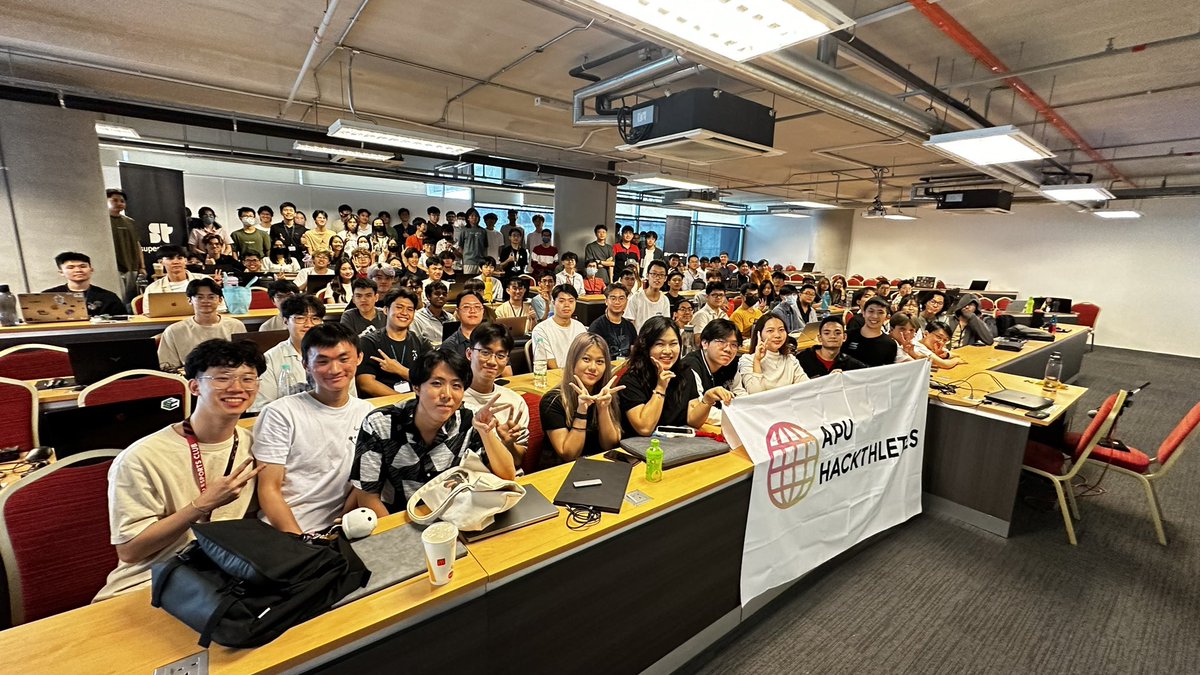 SuperteamMY's tweet image. Look at our enthusiastic bunch of hackers today! 👀

And thats a wrap for our D1 @solana Hackfest Hackathon! 🥳

Join us for an exciting D2 tommorrow.
p.s. its gonna be even better! 😏