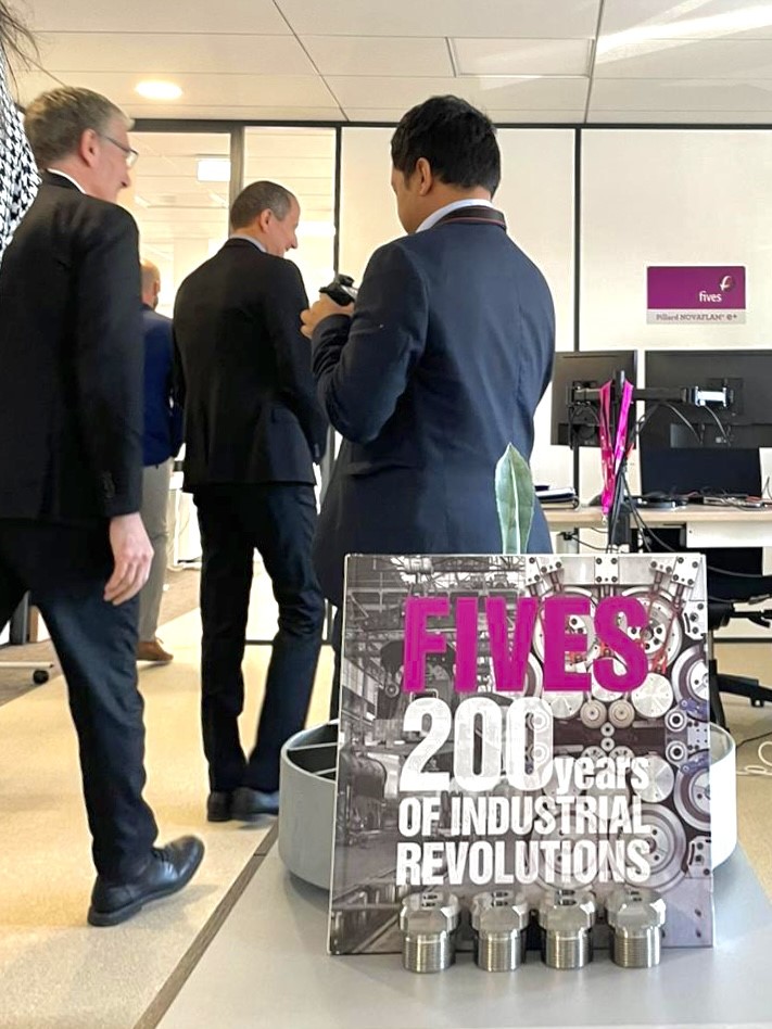 📸Actuellement en direct chez <a href="/fivesgroup/">Fives</a> ! 
Les photos saisissent les moments clés de cette visite avant la cérémonie du ruban et la remise du label "Invest in Provence", honorant ainsi les réalisations exceptionnelles de <a href="/fivesgroup/">Fives</a> dans la région.
#Industrie #investinprovence