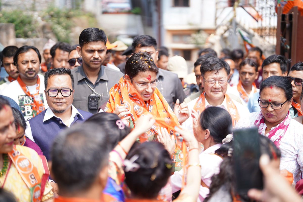 Began my Kalimpong leg of election campaigning by praying to Mahavir Hanuman at the Hanuman Mandir in 10th Mile Kalimpong.

Our Kalimpong, Darjeeling, Siliguri, Terai region is blessed by God with abundant natural beauty, resources, talented youths.