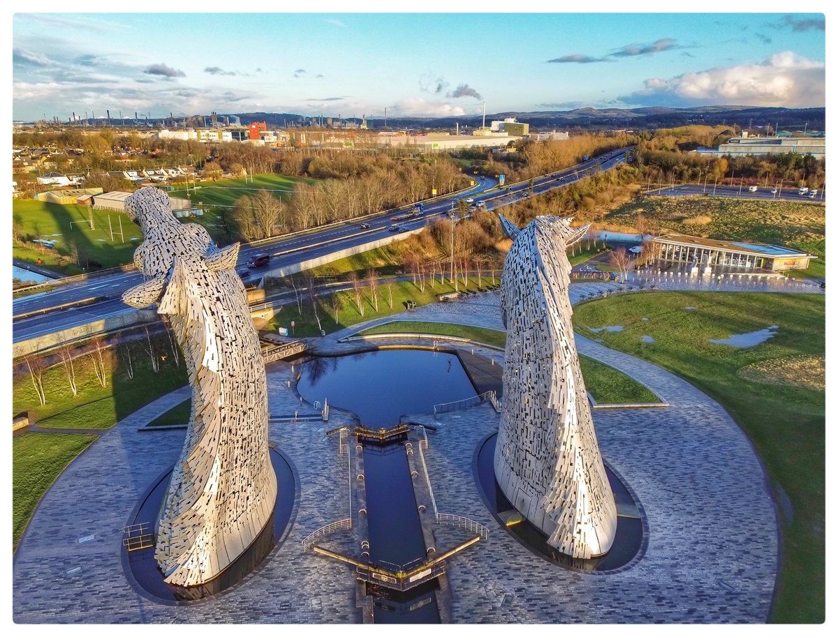 Thank you to @FrancisMcC33178 (Fly-Caledonia) for sending in this wonderful picture of The Kelpies from above. 🐴🐴🌥️ It's really interesting to see from the perspective of Duke and Baron looking over the local landscape! 🩵 @HelixFalkirk #thekelpies