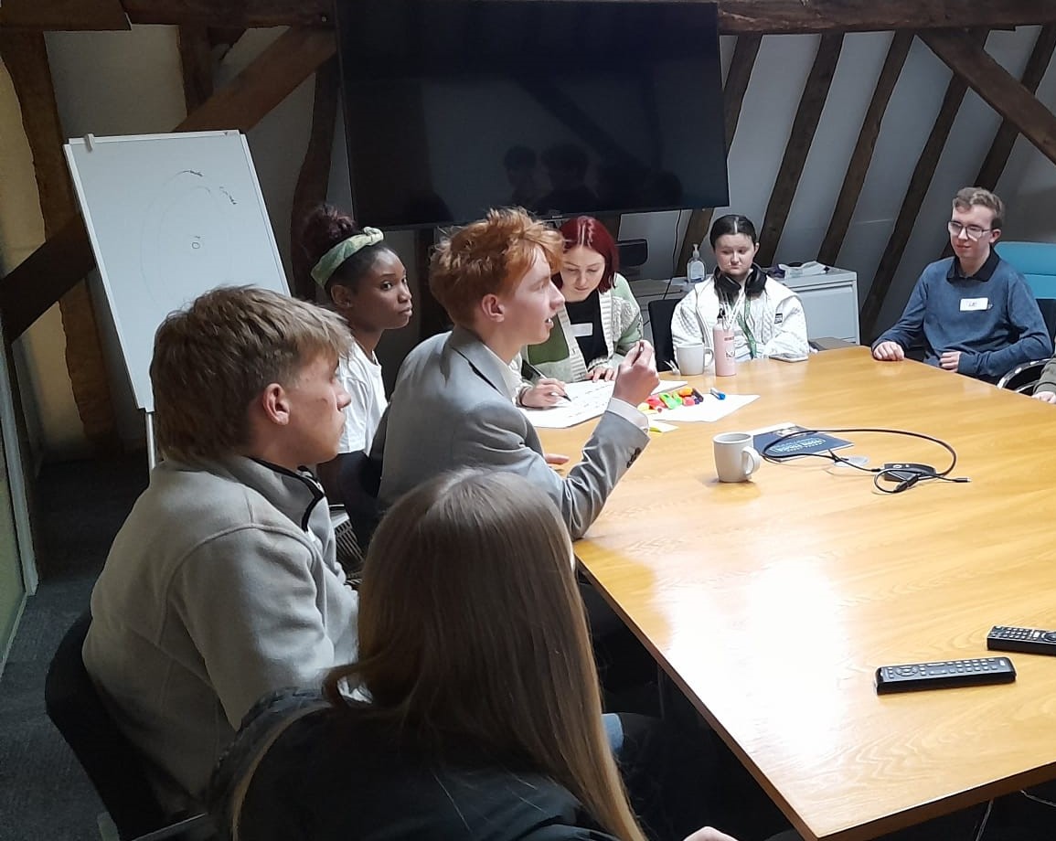 🧑‍🤝‍🧑 VOICE OF YOUNG PEOPLE 🧑‍🤝‍🧑 The Youth Commission has welcomed new members as it gets going on this year's priority of Safe on the Streets, as chosen by young people across Hants & IOW from the Big Conversation survey. To find out more, visit hampshire-pcc.gov.uk/get-involved/y…