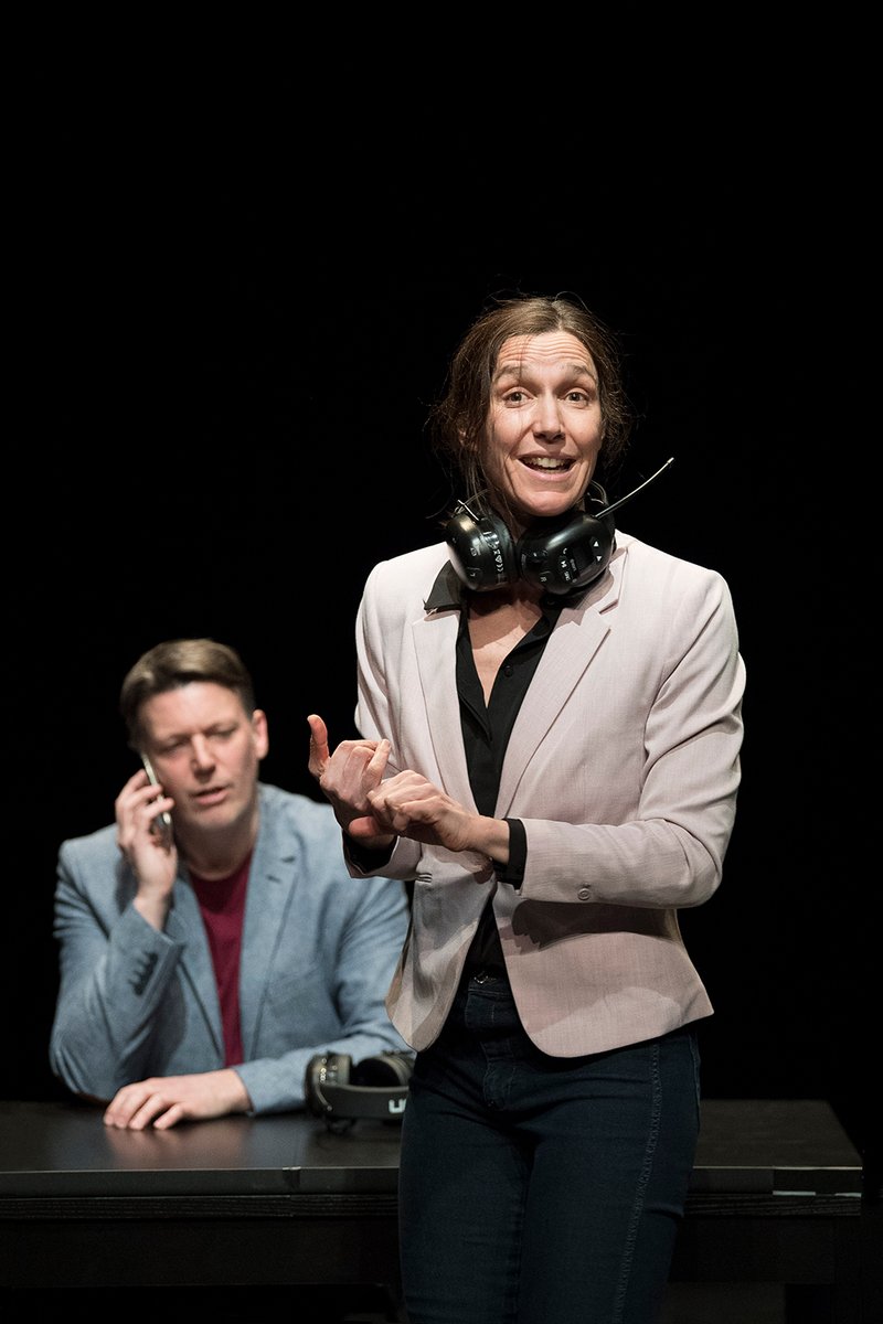 Rob_Boisclair's tweet image. Amusante bataille de traduction | Critique: BESIDE bloglesenfantsduparadis.blogspot.com/2024/04/amusan… #danse #danseqc #Quebec #critique #critiquedanse @LaRotondeDanse @maisondanseqc