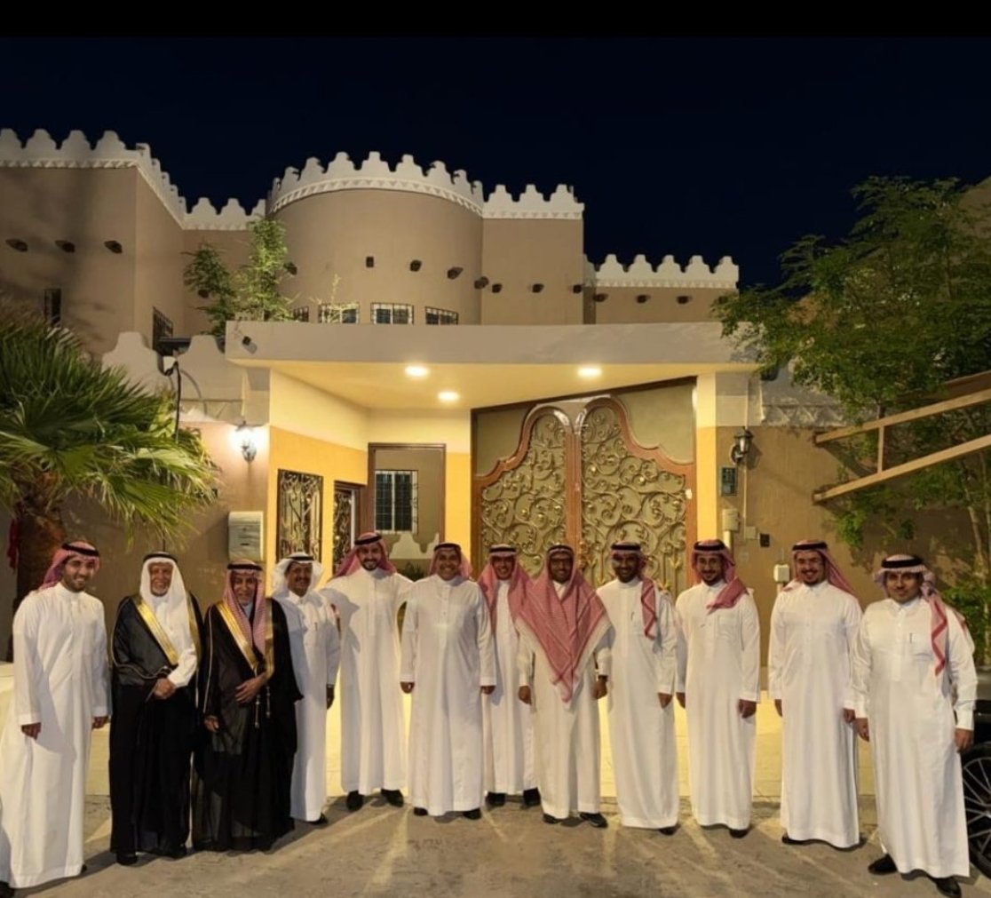 Drorainy's tweet photo. بحمد الله وتوفيقةوفي امسية رمضانية جميلة إجعتنا على مائدة السحور مع انسابنا الغاليين من أسرة الداود والسالم والحرقان والبشر سائلا الله أن يجمعنا دوما في خير وعلى خير وان يتقبل منا ومنهم ومن الجميع الصيام والقيام وصالح الاعمال https://t.co/8fmVBv063V