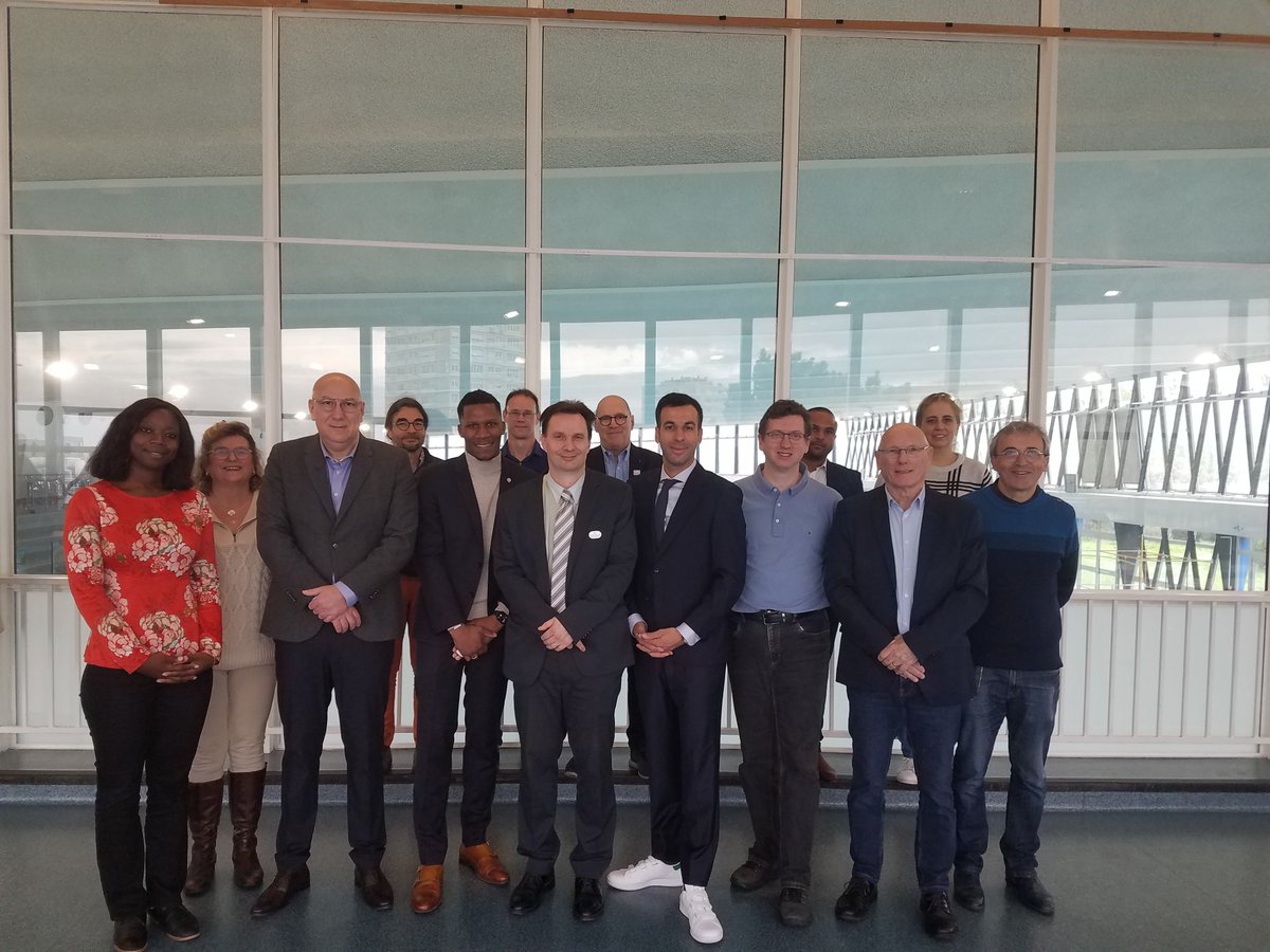 hpmelone's tweet photo. Réunion ce matin à Nanterre des élus au #sport de l'#AMD92
Au programme
✅ Accueil des délégations olympiques étrangères
✅ Préparation de la rentrée sportive 2024
✅ Bilan du #TOP92
👏 aux participants pour ces échanges
🙏 @VilleNanterre pour l'accueil & l’organisation
🏺👇 https://t.co/zeaUYQdmFr