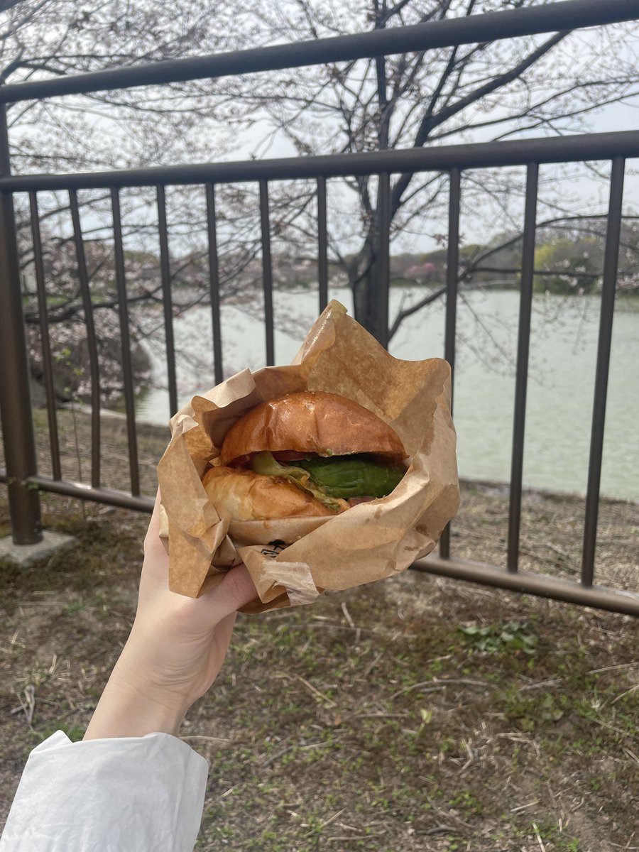 poon613's tweet photo. ピクニック日和でした🙋🏻‍♂️ https://t.co/jMEFPD6Si9