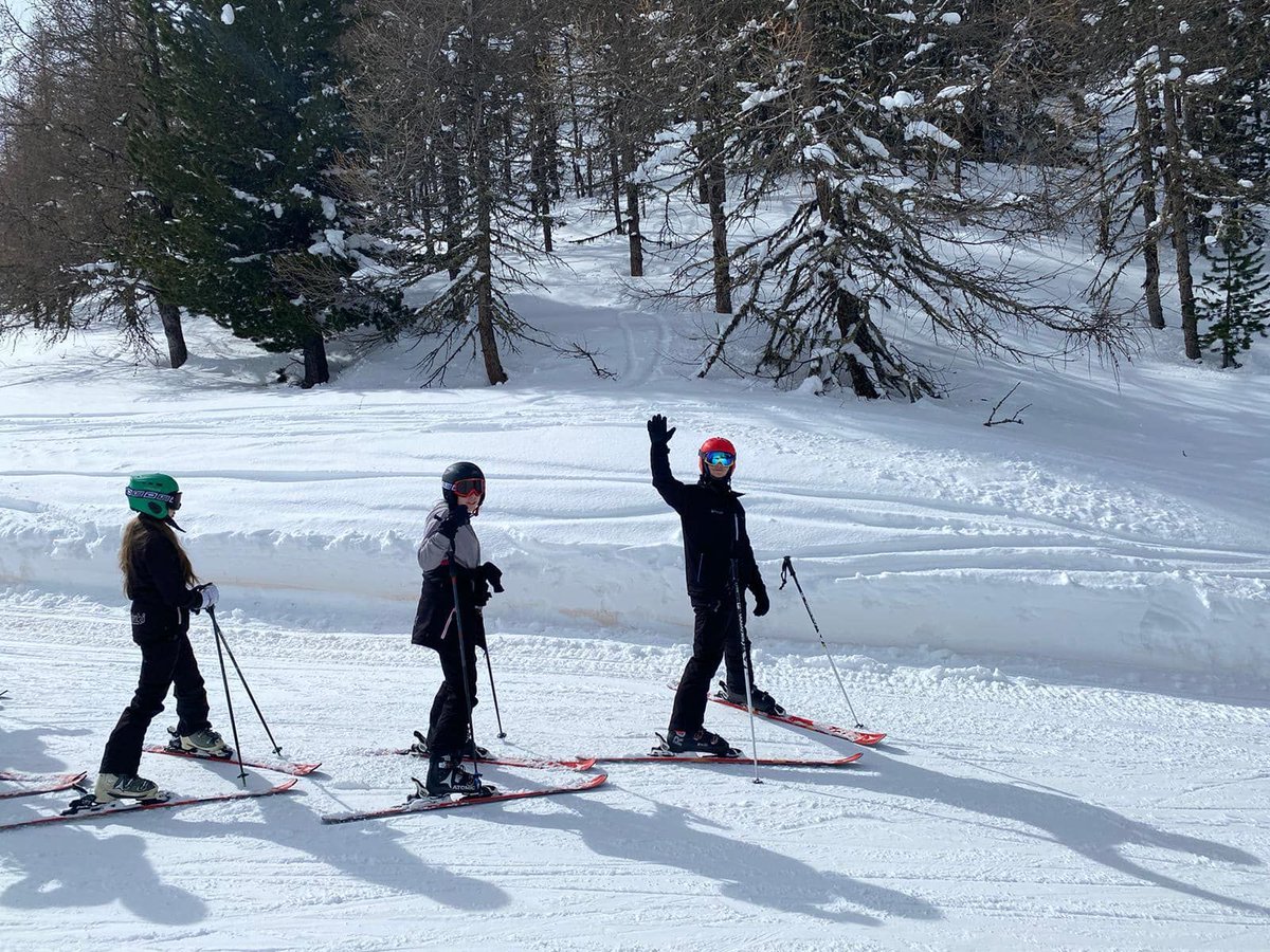 A fantastic day skiing with all students hitting red runs and several completing the ultimate challenge of a black run. This was followed by presentation night where students were awarded certificates and badges with their levels.