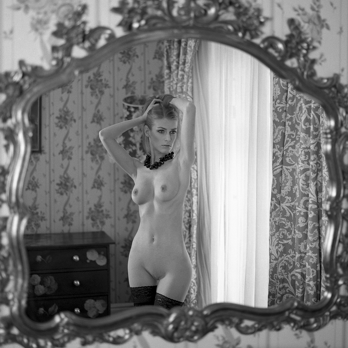 IG: @ ninoveron

#akt #memories #ninoveron #hasselblad #sensual #nude #nudeart #fineart #analog #6x6 #women #bw