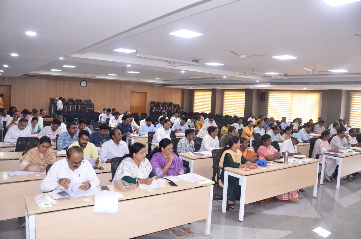 Good afternoon sir, Respected pl. secretary sir conducted a review meeting on drinking water status in Siddipet Dist. all mandal special officers, dlpos ,mpdos, mpos, ae rws participated @AcSiddipet @Collector_SDPT @PonnamLoksabha @seethakkaMLA