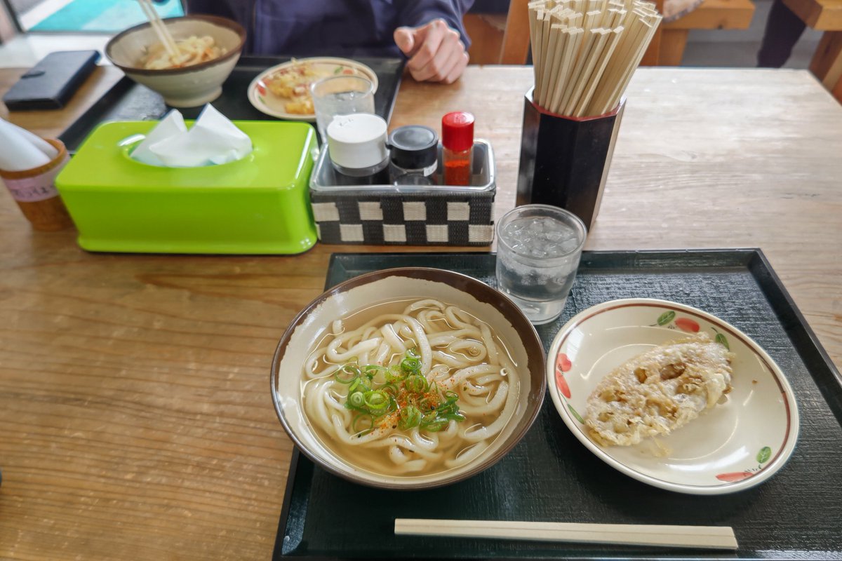 こてっちゃんと、例のごとく、やまもりうどんさん。
#やまもりうどんさん