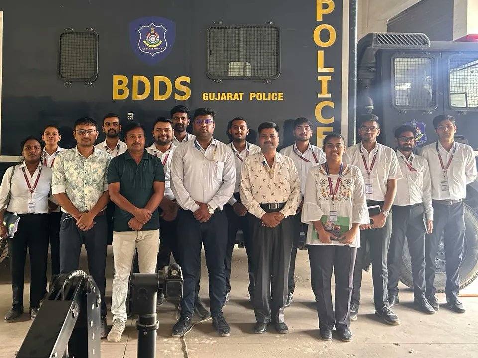 SISSP_RRU's tweet photo. The students of the MAPA&SM and PGDPA programs recently #embarked on an educational visit to the SP Office Gandhinagar, as part of their #academic curriculum at @SISSP_RRU under @RakshaUni
The purpose of this visit was to #acquaint the students with the function of the SPoffice. https://t.co/aoUAPN3DVi