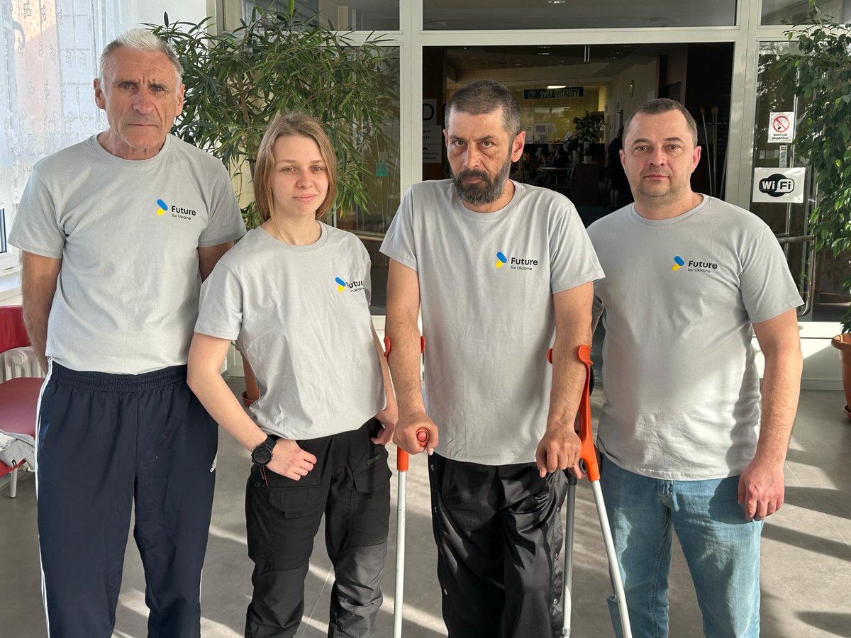 Do konce sbírky na rehabilitaci veteránů na fotce zbývá 8 dnů a potřebovali bychom dotáhnout 142tis. Zkusíme to?
Sbírka je na doniu:
donio.cz/rehabilitacni-…

A tady si můžete přečíst o Oleksandře, které tím také pomůžete, ruka je už o hodně lepší, takže se během měsíce vrátí na
