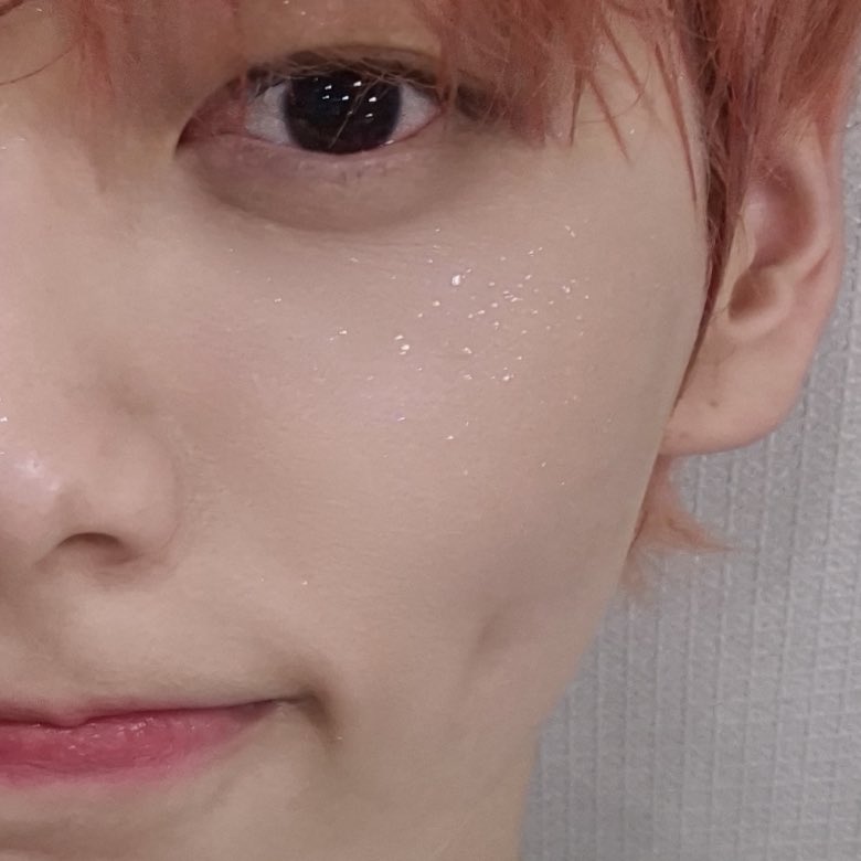 soobiIove's tweet photo. soobin dimples 🍞 https://t.co/ucuhpsLT0Y