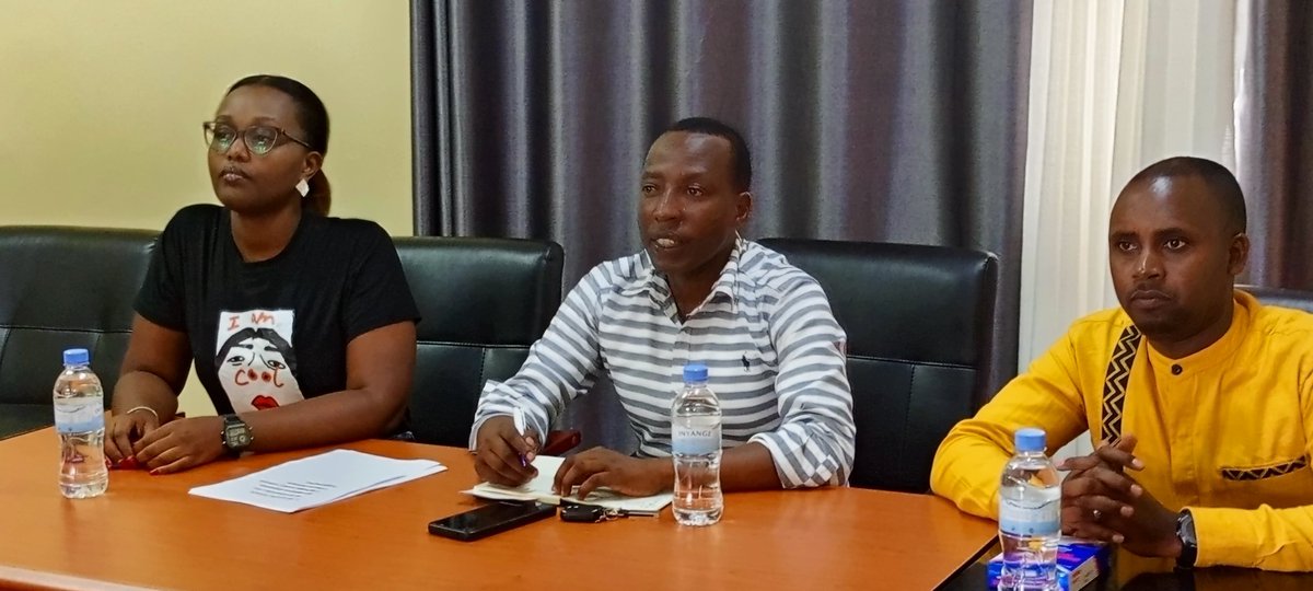 YouthMusanze's tweet photo. #Birikuba: @YouthMusanze muri @MusanzeDistrict Bifatanyije na @MusanzeYouth N'Urundi Rubyiruko.Bitabiriye Inama iyobowe na Vs Mayor Ushinzwe Imibereho Myiza bwana @TheoKayiranga .
N'inama Igamije gusuzumira hamwe Aho imitekerereze y'Urubyiruko igeze Nyuma y'Ibiganiro bitandukanye https://t.co/Rqkup5bGu6