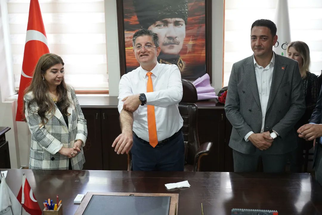 drbahadiramactr's tweet photo. Mazbatamızı aldık. Hizmet odaklı, insan odaklı, merkezimizde sadece siz kıymetli hemşehrilerimin olacağı 5 yılımız başladı. 

Bizleri bu göreve layık gören değerli hemşehrilerime ve kıymetli yol arkadaşlarıma teşekkür ediyorum.

#DrBahadirAmac
#DörtyolBelediyeBaşkanı https://t.co/6rZHPiHiQ5