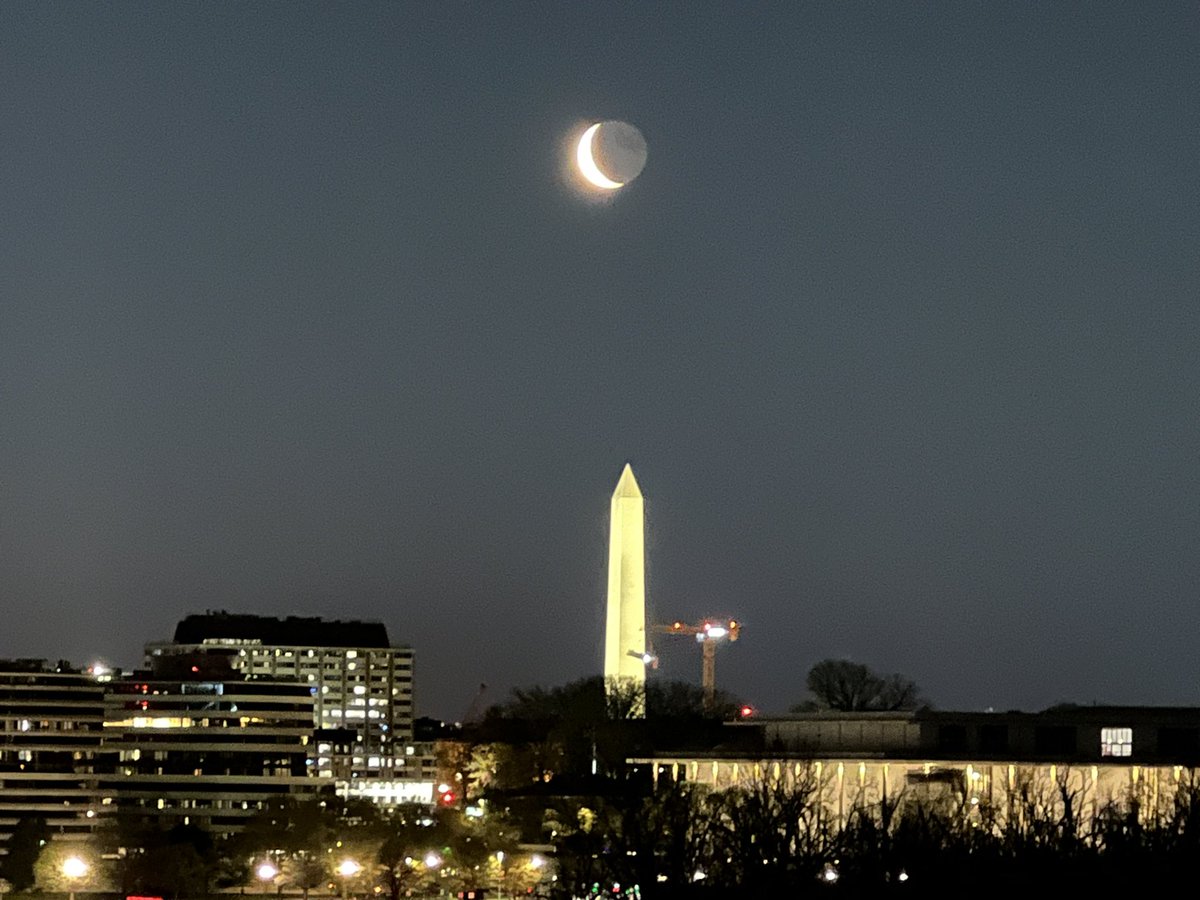 #Moon rising on #Friday over #DC! @SkyGuyinVA @capitalweather @Brian7NewsDC @StormHour