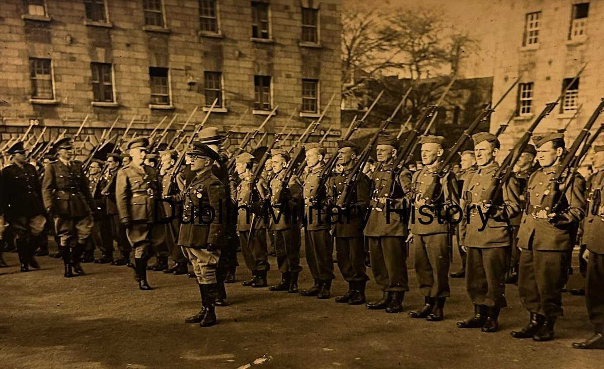 Members of the 26th Battalion being inspected by Oscar Traynor during the Emergency in Collins Barracks, Dublin. This unit had a large proportion of veterans from the 1916 Rising and War of Independence.
