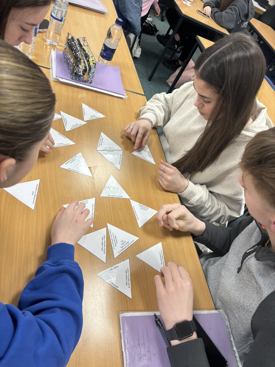 MissGillanPE's tweet photo. Higher PE Easter School practising tarsia and revision pong 📚✏️ #17days https://t.co/0NqsL9wjZg