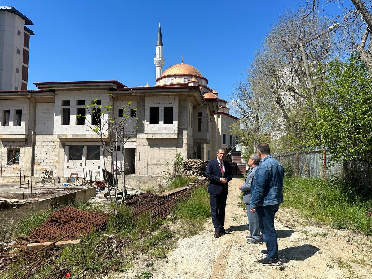 Kaymakamımız Sn. @muhittinpamuk inşaat süreci devam eden Tuğlacıbaşı Camii’yi yerinde ziyaret ederek, yetkililerden çalışmalar hakkında bilgi aldı.