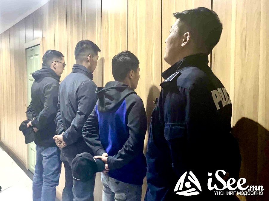 13 настай охиныг хүчиндсэн 4 цагдаа Зүүнхараагийнх, 2021 онд бас 3 багш сурагч охидыг буудалд хүчиндэж байлаа ⁉️
Зүүнхараад нэг ийм бузар хэв маяг үүсэж байгаа юм биш үү. Тэгээд бас дээр дооргүй нийлж хэдэн сар нуусан гээд байгаа 🤮