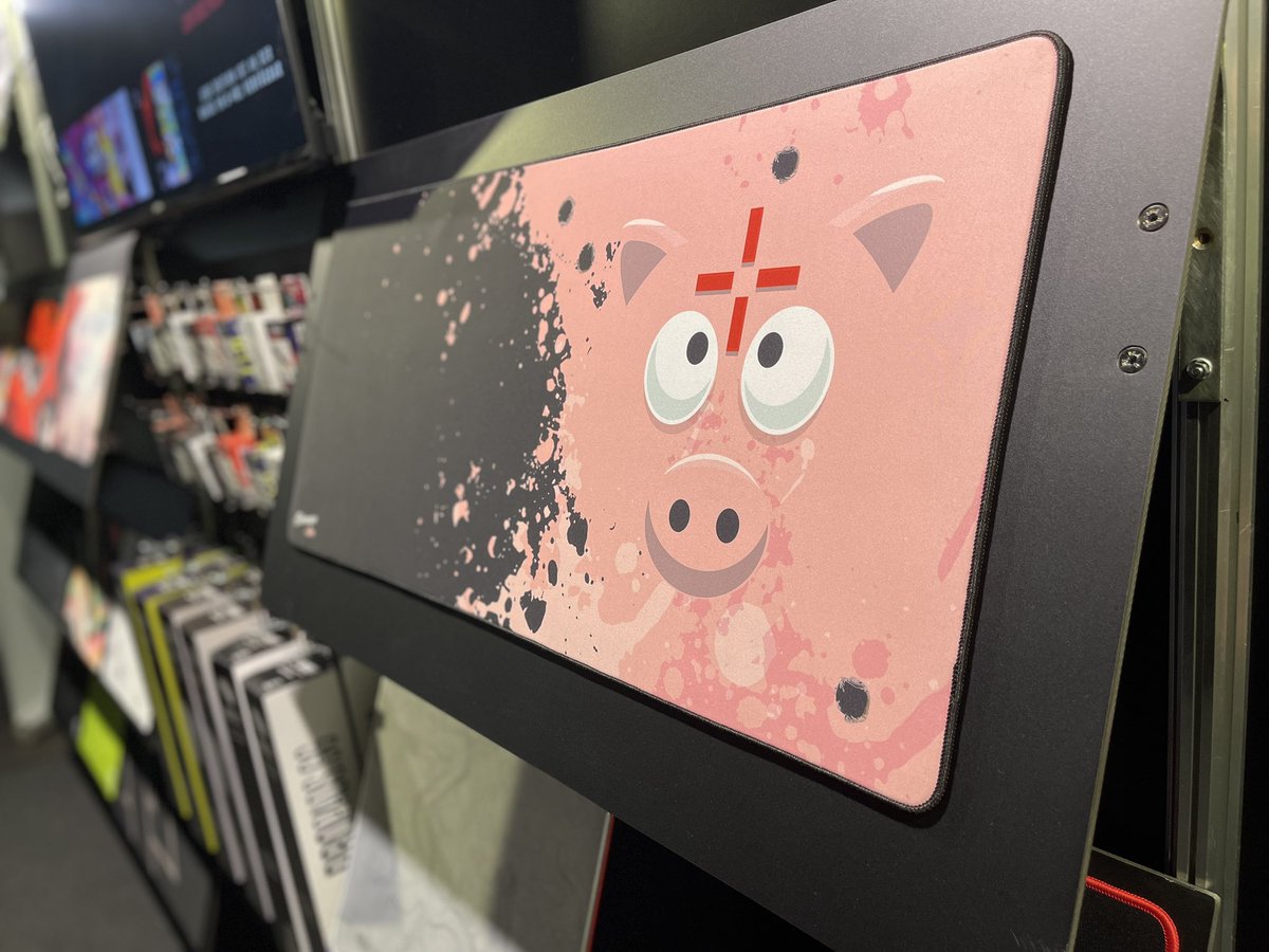 TrilluXe's tweet photo. Es ist soweit, das SCHWEINEAIMPAD ist zurück! 😁

Endlich im eigenen Shop, sowohl mit Speed als auch Control-Oberfläche. Passend dazu gibt es neu jetzt auch das SCHWEINEAIM Armsleeve in 5 verschiedenen Größen: https://t.co/GIRkbajO0g

Zu jeder Bestellung gibt es eine Autogrammkarte mit dazu, falls ihr auf der @caggtusleipzig seid, bekommt ihr beides auch am Stand von @propads_gg auf der Messe! 🐷
