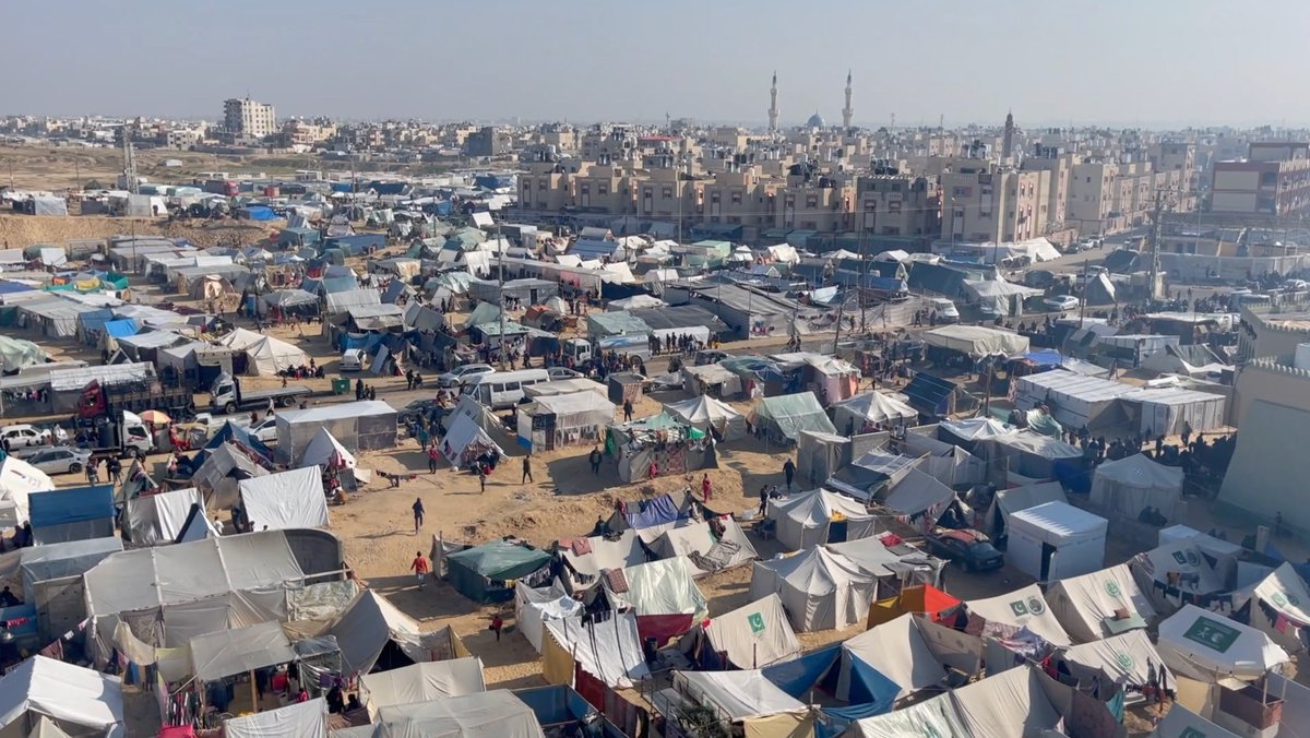 rodekorsnorge's tweet photo. – Verdens øyne er rettet mot det som skjer på Gaza. Som om vi er tilskuere uten mulighet eller evne til å påvirke det som skjer. En kollektiv svikt fra verdenssamfunnet og grusomheter som gjentas hver dag, sier @AnneBerghRC 
https://t.co/OY9SXMHtCP https://t.co/8EW8TeS9JD