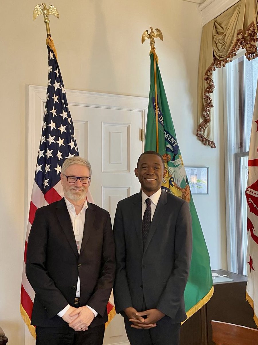 Berlin Global Dialogue's Founder and Chair Lars-Hendrik Röller with @wallyadeyemo in #WashingtonDC last week! #BGD2024