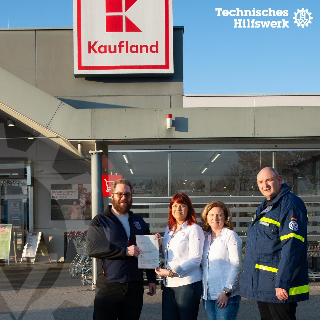 THW_BadAibling's tweet photo. Ihr habt gespendet und abgestimmt, Danke!: „Herzlichen Glückwunsch! Ihre Organisation hat bei unserer Spendenkampagne „Jeder Cent zählt. Jetzt entscheidest du!“ in der Filiale Bad Aibling, Grassinger Straße 16, 83043 Bad Aibling die meisten Stimmen von… https://t.co/822UrNfHWl https://t.co/eRGTAGRw9F