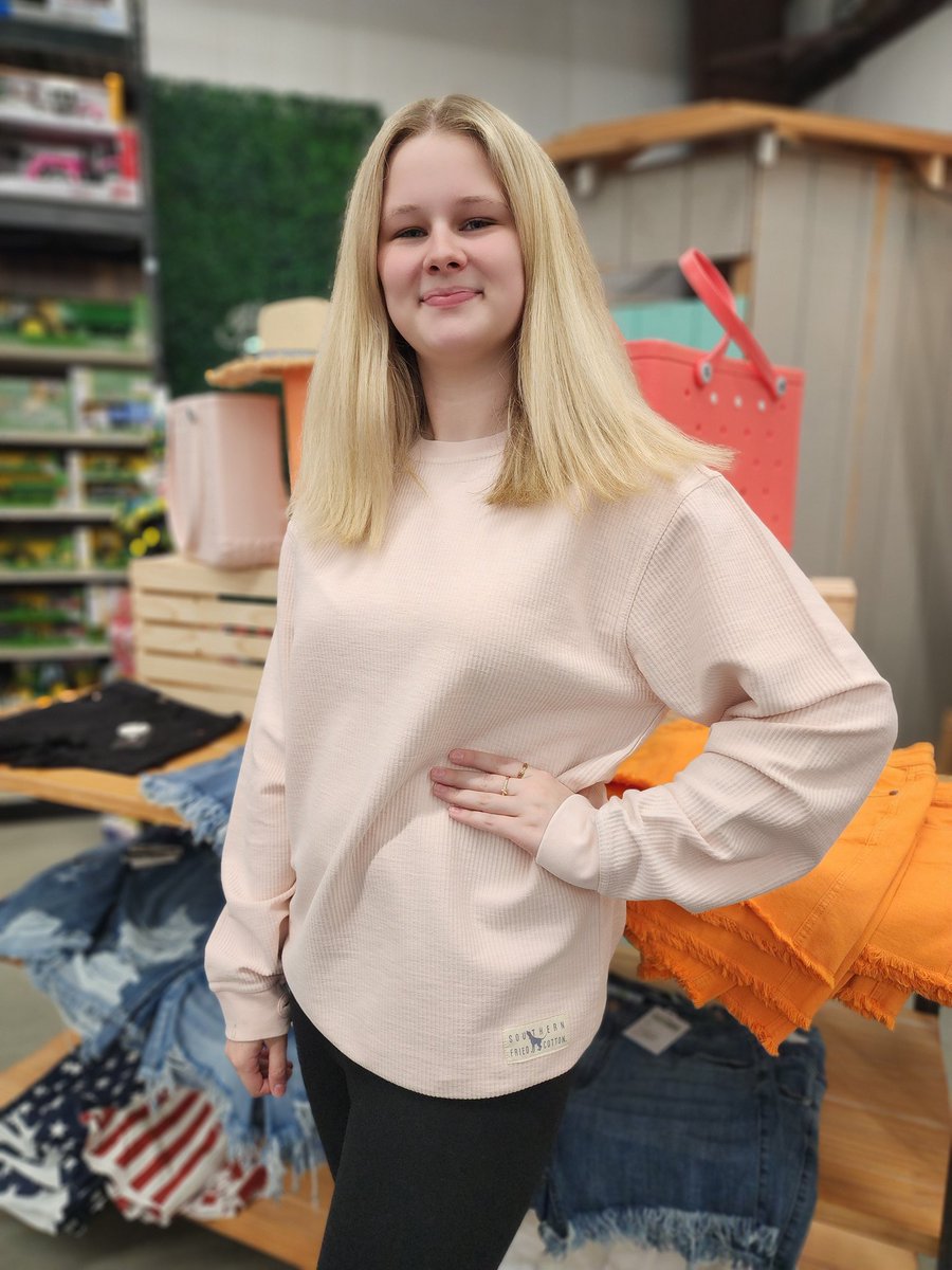 When the weather makes it hard to know what to wear, reach for our lightweight #sofrico sweatshirts! Southern Fried Cotton sweatshirts are cozy and comfy and perfect for our Spring SC mornings! You might need more than one😊
#acewilliamston #acehoneapath #southernfriedcotton
