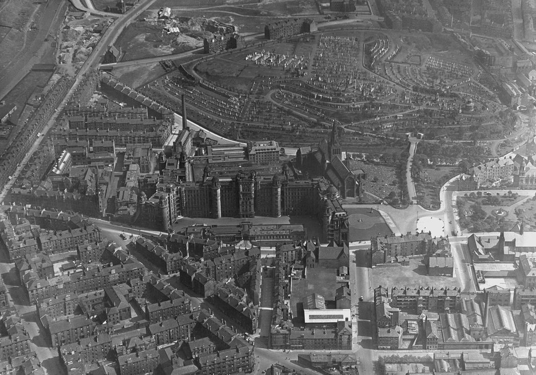 Aerial view of Royal Infirmary, Cathedral and Necropolis, c.1930. Do you see any other landmarks? Archive Archive Ref: P582