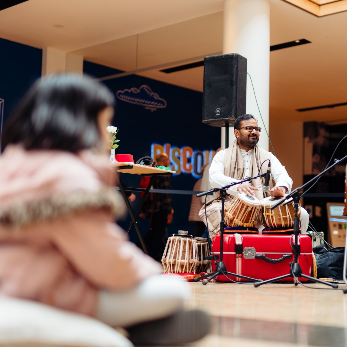 Join us on Tuesday 9th April to celebrate Eid al-Fitr☪️ Find Tanoura dancing, Ghazal musicians and story teachings from Arabian Nights in the Oasis! AND we're offering free Henna at the Sessions Stand (outside Ted Baker)✨ 👉 meadowhall.co.uk/event/celebrat…