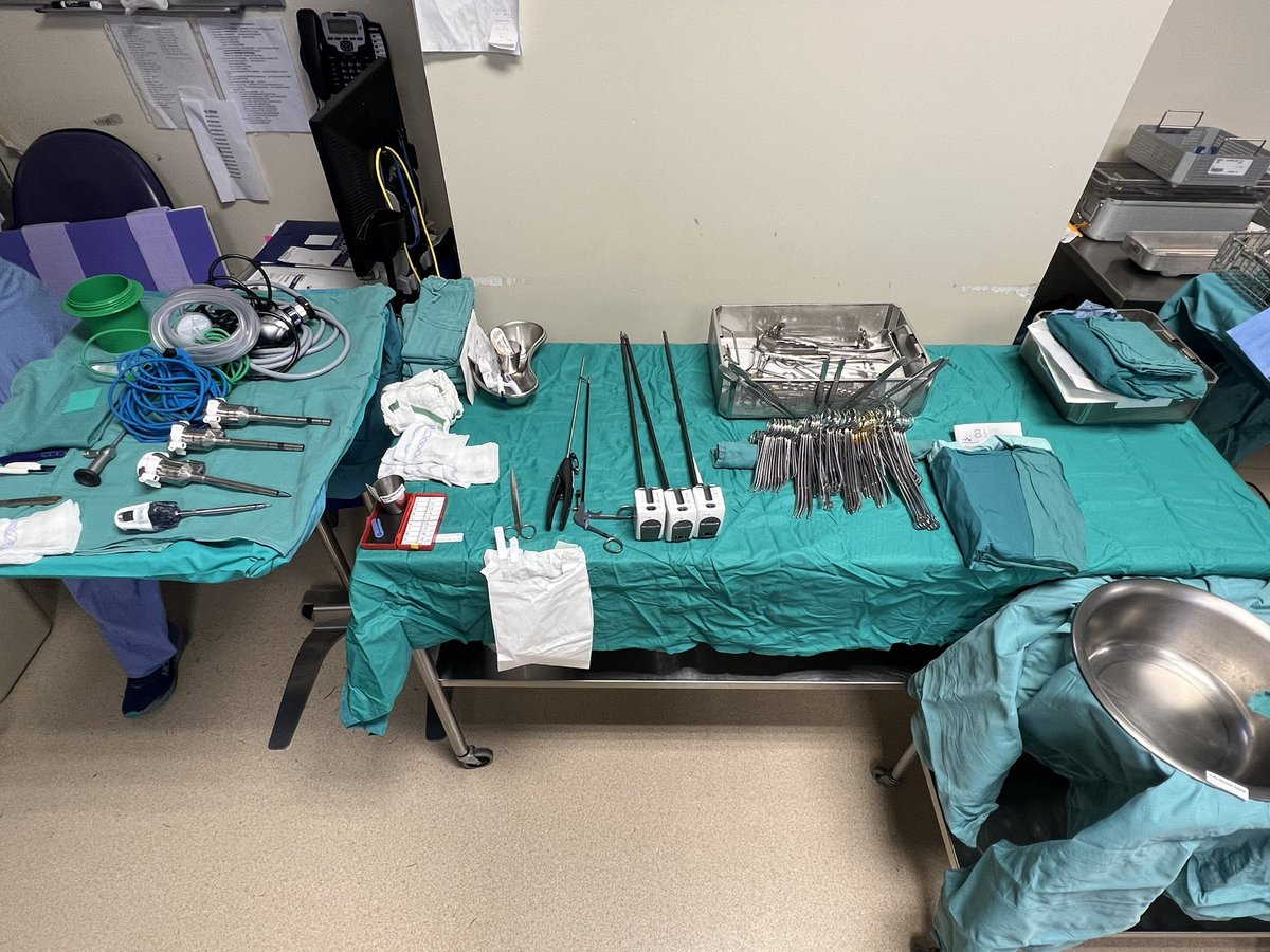 It took a while but my Robo inguinal back table now looks like @rocksonl table. We added 3 items so it is good for Robo sleeves too 1 My table 2 Dr Liu’s 3 My old set up @VNikolian @herniabarbie @SAGES_Updates @IHC_hernia @sdavis81 @AnkitPatelMD @Herniadoc