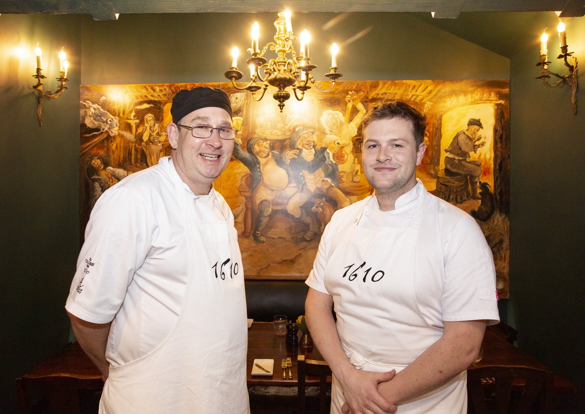 🎉 Big news from The Globe Inn! 🌟 Our culinary team is evolving with Fraser Cameron stepping up as Head Chef and Jonathan Brett taking on the innovative role of Head of Cuisine. Discover the flavours of their expertise! 🍴 For more details click -> tinyurl.com/yk26duh6