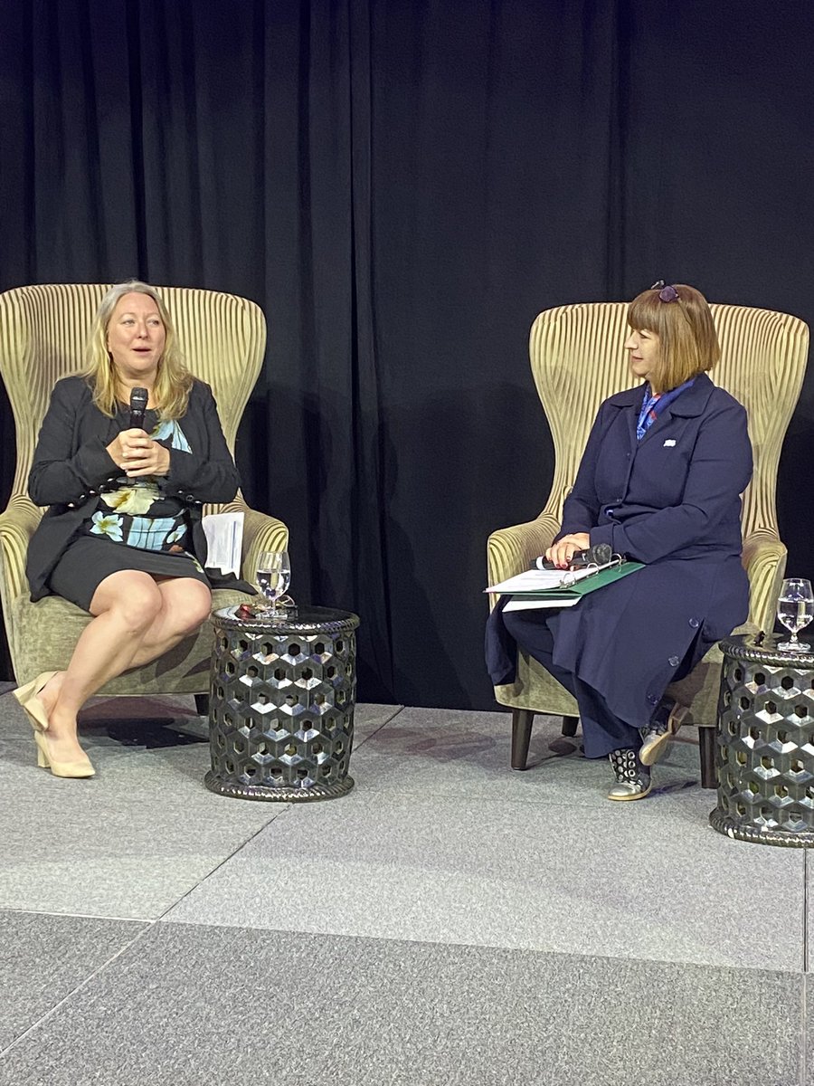 Mesdames @mflalonde et @MonaFortier au Symposium IA du @ecolecatholique, organisé en collaboration avec @RCGT . Accompagnées de M. Marc Godbout, directeur principal de @RCGT et ancien député fédéral d’Ottawa-Orléans, elles discutent des enjeux francophones en IA. Merci infiniment…