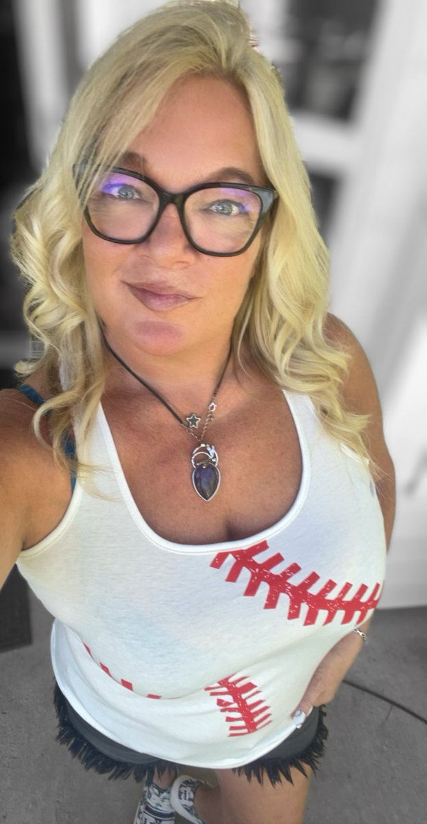 Happy Friday XTwitta loves ! This is 53 ! It’s gon be a good day! I’m going to the Rangers n Astros game tonight if anyone wants to buy me a beer 🍻! 🤠🤪 $sheilabx2