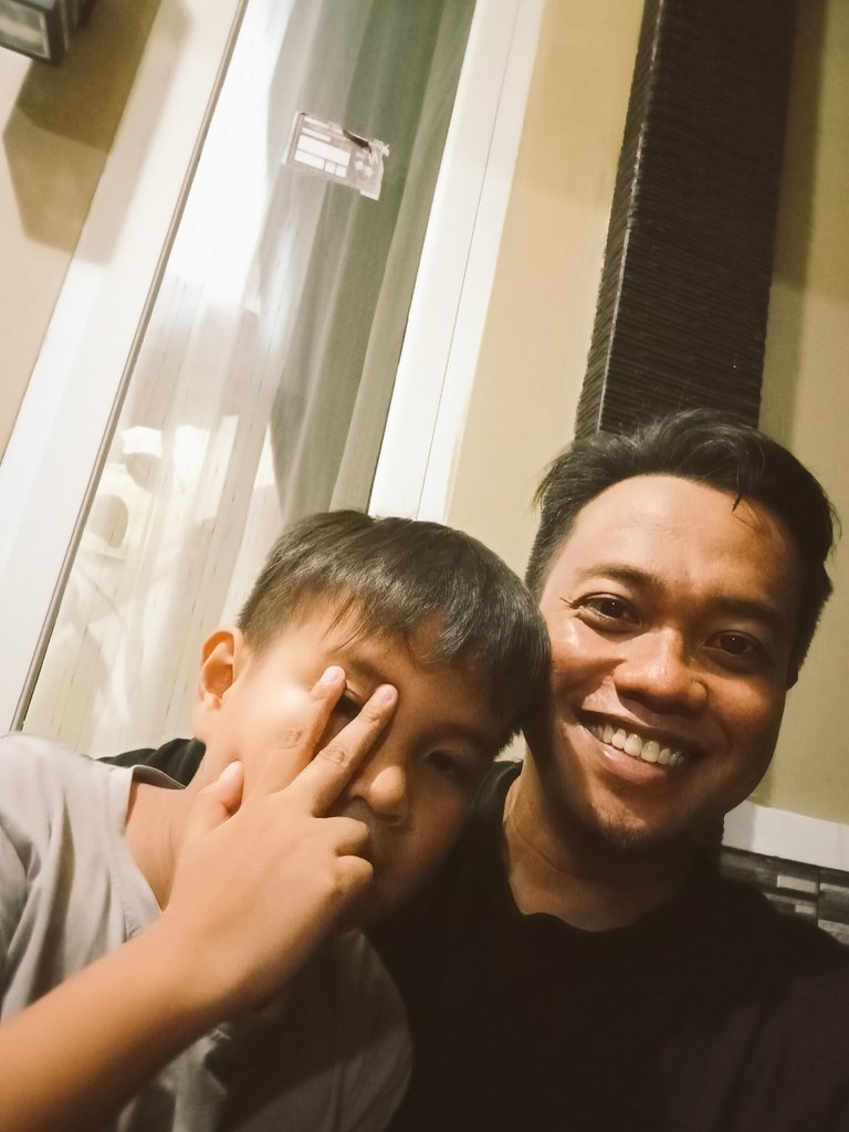 guesmanlaeta's tweet photo. ngobrol setiap selesai tarawih... https://t.co/luCq7L3AYu