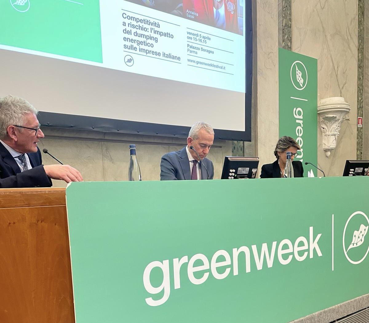 Confindustria Emilia-Romagna (@confindustriaer) on Twitter photo Al via l’incontro sull’impatto del dumping energetico sulle imprese italiane nell’ambito della @GreenWeekItalia a #Parma. La Presidente Annalisa Sassi e <a href="/federicofubini/">Federico Fubini</a> intervistati da <a href="/fzovico/">Filiberto Zovico</a> Al via l’incontro sull’impatto del dumping energetico sulle imprese italiane nell’ambito della @GreenWeekItalia a #Parma. La Presidente Annalisa Sassi e <a href="/federicofubini/">Federico Fubini</a> intervistati da <a href="/fzovico/">Filiberto Zovico</a>
