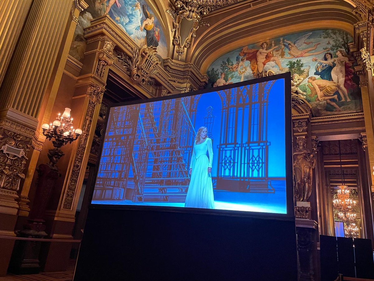 [#Evenement] Membre bienfaiteur de l'Association pour le Rayonnement de l’@operadeparis, UGGC Avocats était à l'Opera National de Paris avec Michel Ponsard et @MaelleDeniaud à l'occasion d'une présentation de la saison 24/25 #ONP2425 #Aimons #Dansons #Chantons #SansCesse