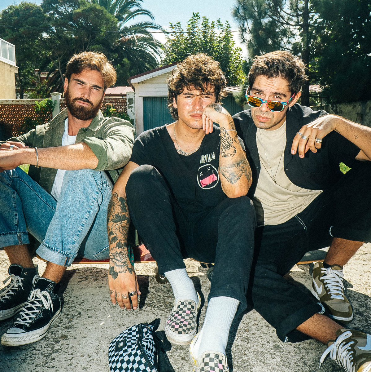 lemotoficial's tweet photo. ÚLTIMO VERANO LEMOT &amp; NOAN 12/04 
Vamos a sortear 2 invitaciones dobles para que te vengas a vernos presentar el tema en directo en el concierto de @soynoan en Madrid el día del lanzamiento, solo tienes que hacer PRE-SAVE aquí para participar 👇🏼👇🏼🔥🔥

https://t.co/4Nqz6i4Vj3 https://t.co/nowxpYw8rv