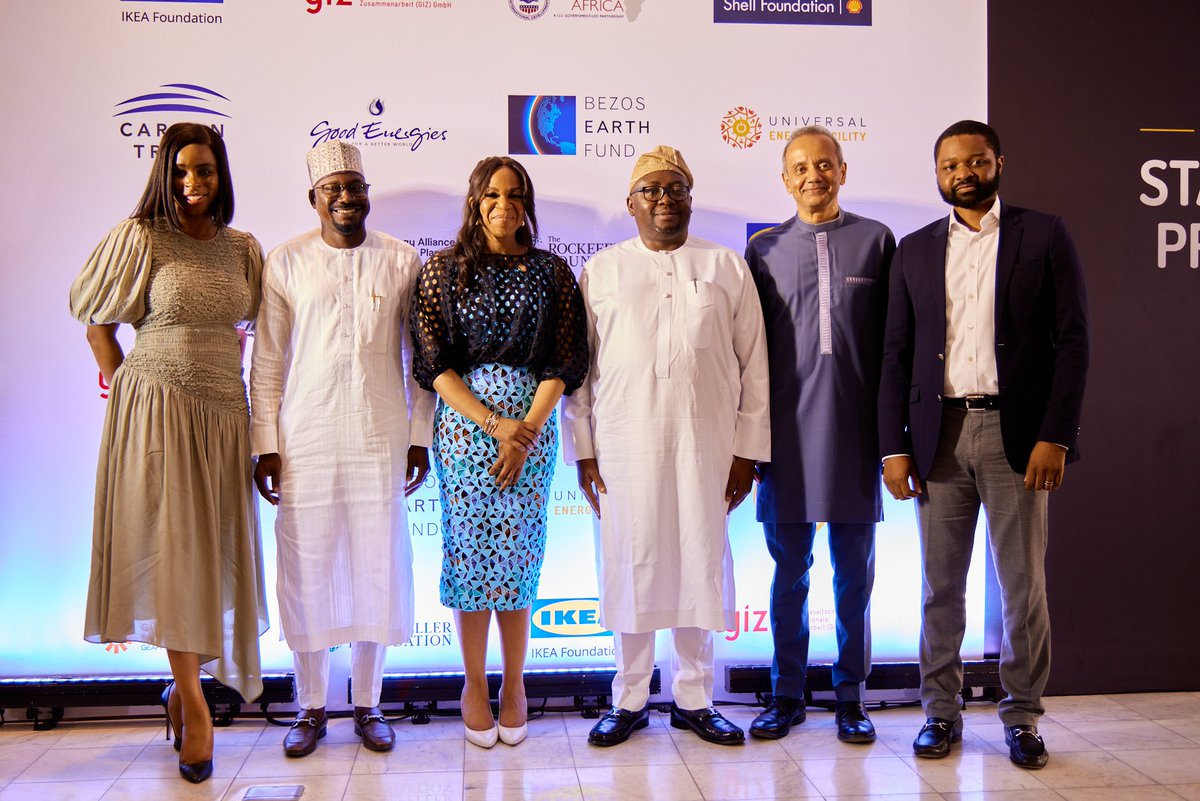 Today in Abuja, the Ag. MD/CEO of REA, @abbaaliyu_ joined the Honourable Minister of Power, @BayoAdelabu; @DamilolaSDG7, the CEO of @SEforALLorg; @AnitaOtubu, Senior Director, Universal Energy Facility (UEF) and other industry stakeholders at the official signing of @UEF_com