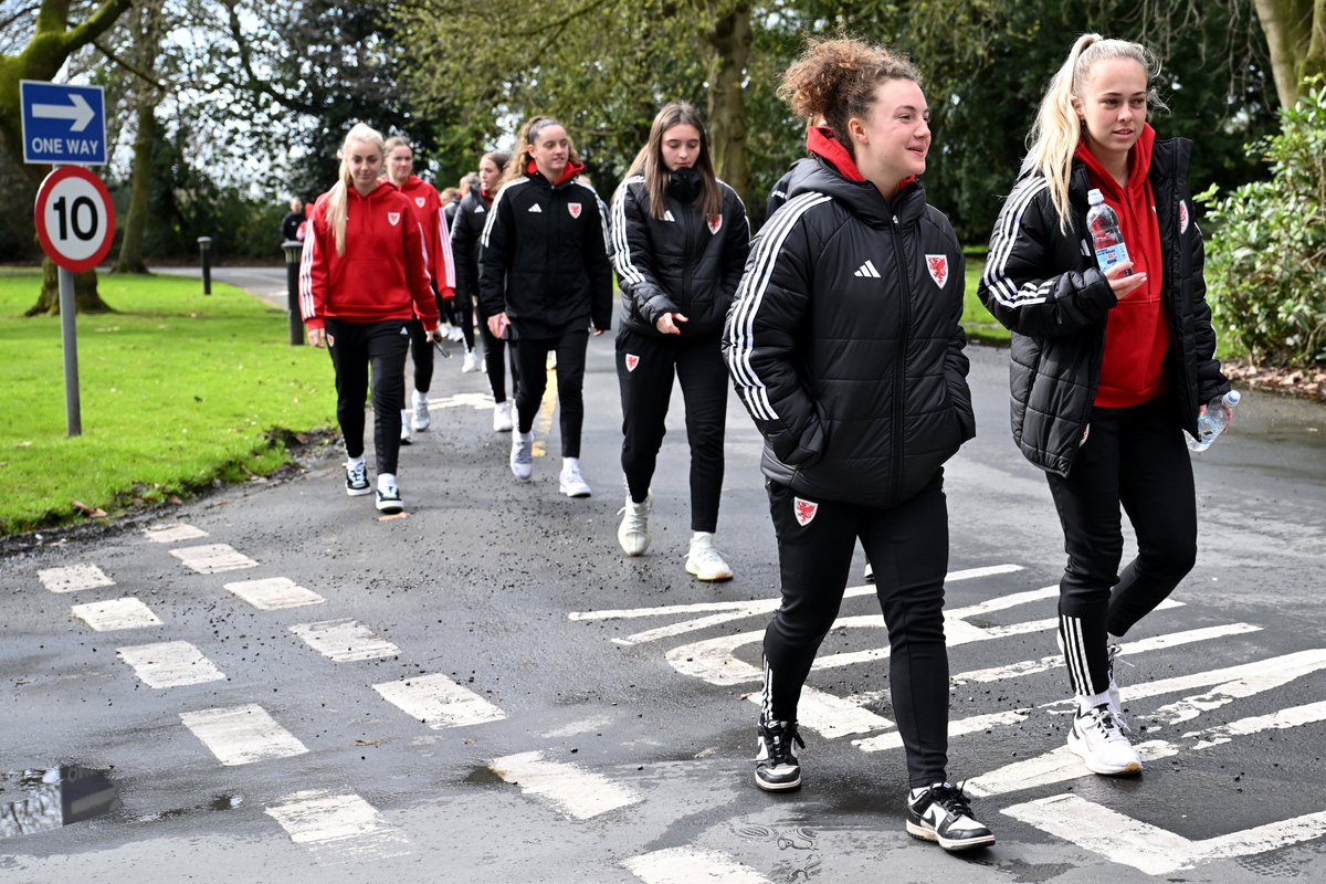 Mynd am dro🚶‍♂️ #TogetherStronger