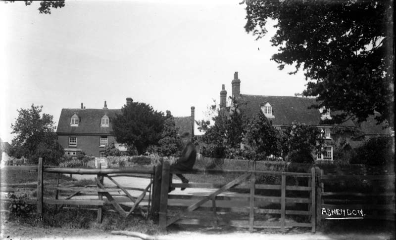 Ashendon Farm, Buckinghamshire. Notice the boy sitting on the fence! From the glass plate negative collection of Maurice Kitchener. Copyright of the Kitchener Family. Discover more here: bit.ly/KitchenerCDC 📷 KIT/1/112