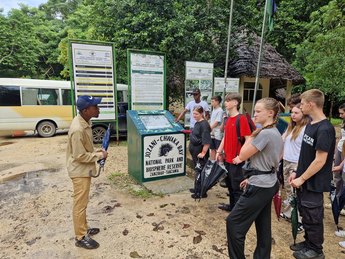 Applemore tweet media